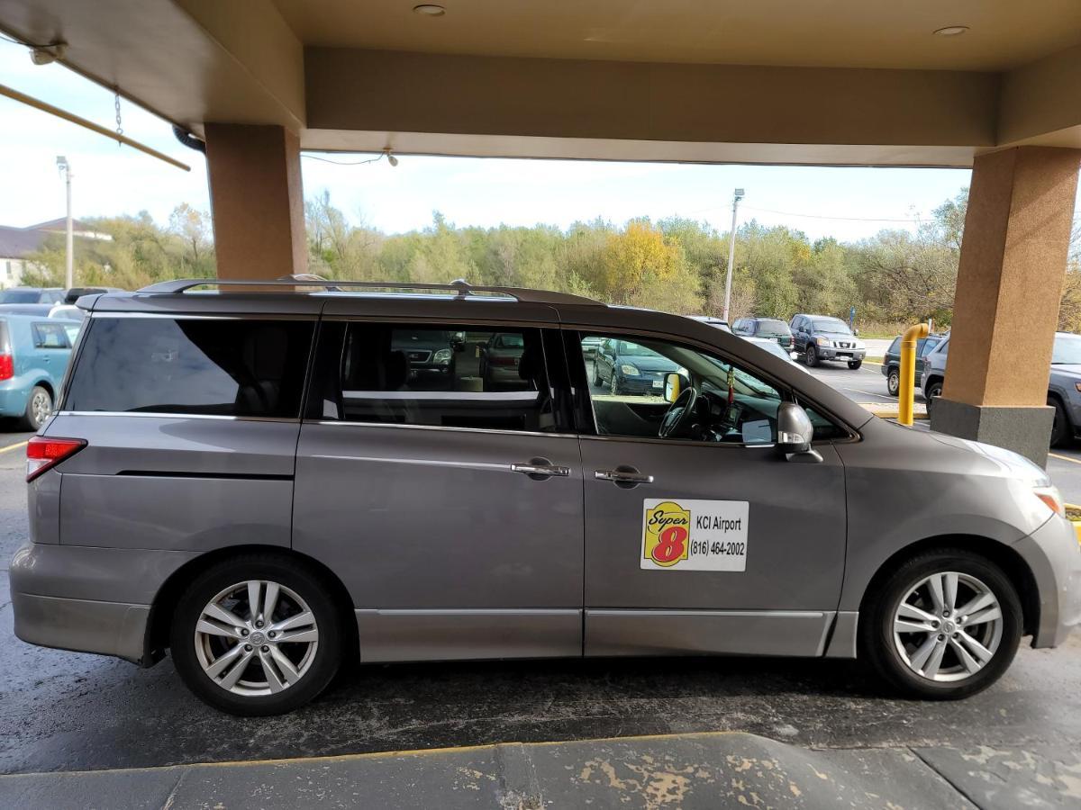 Super 8 By Wyndham Kansas City Airport North Екстериор снимка