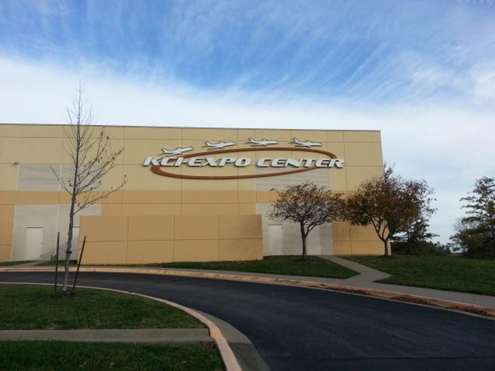 Super 8 By Wyndham Kansas City Airport North Екстериор снимка
