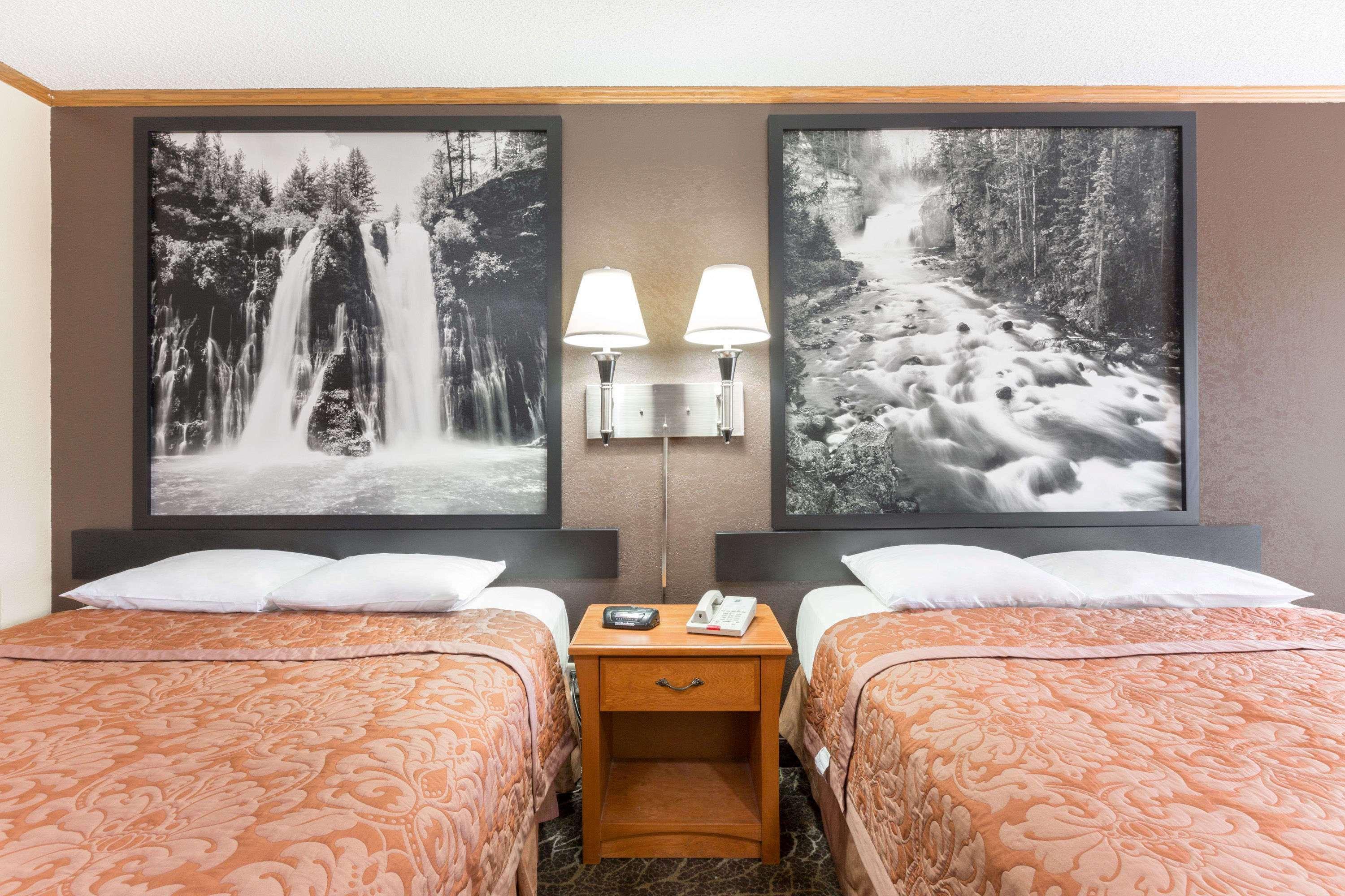 Super 8 By Wyndham Kansas City Airport North Екстериор снимка
