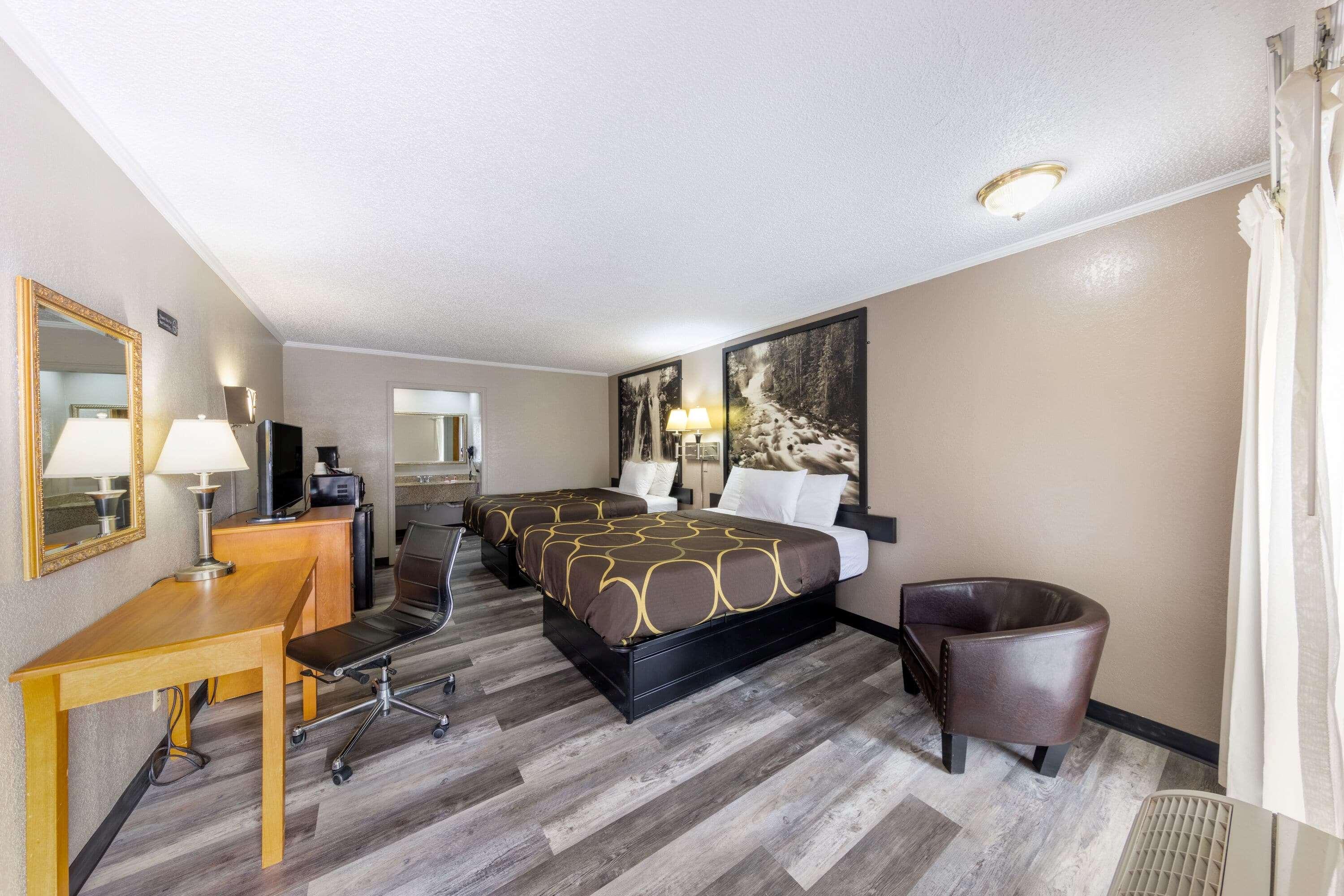 Super 8 By Wyndham Kansas City Airport North Екстериор снимка